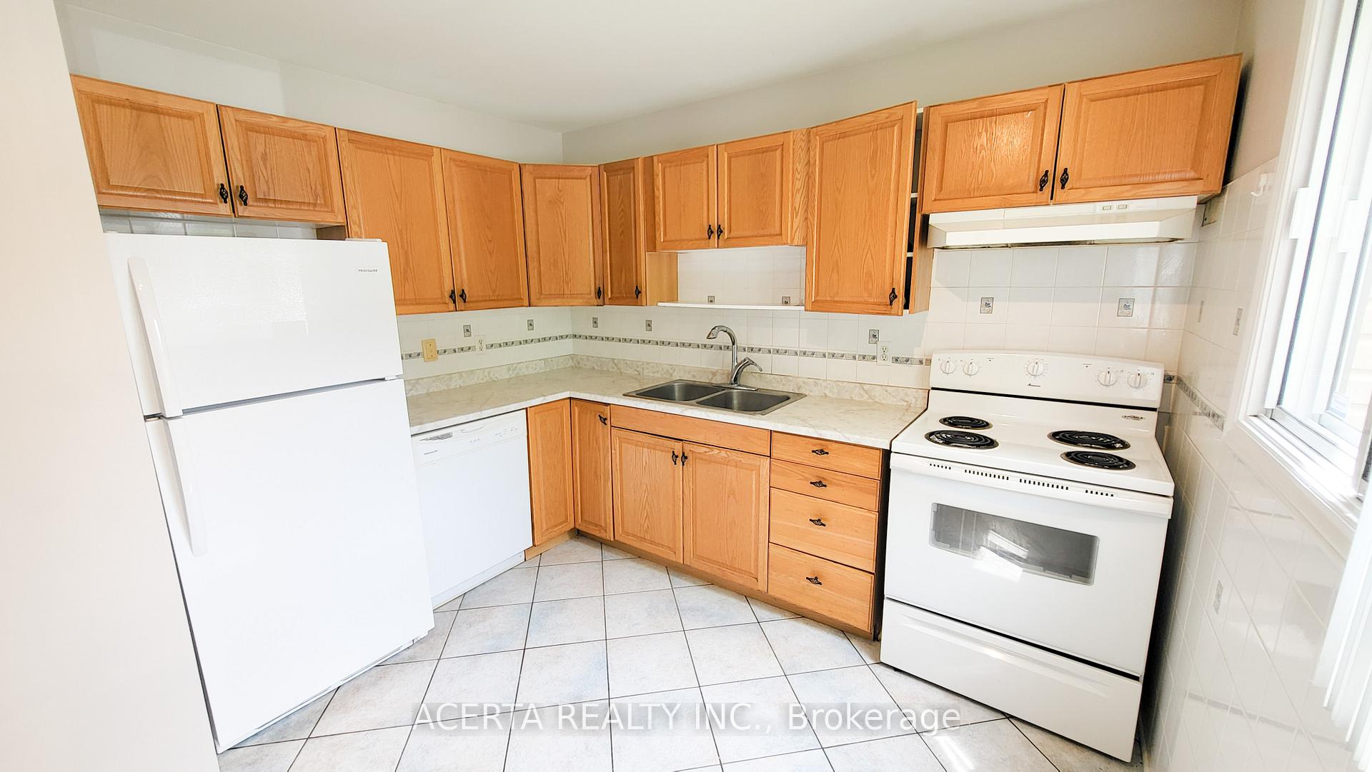 Photo 2 of 249 Teal Crescent, Ottawa, Chatelaine Village — HOMEH