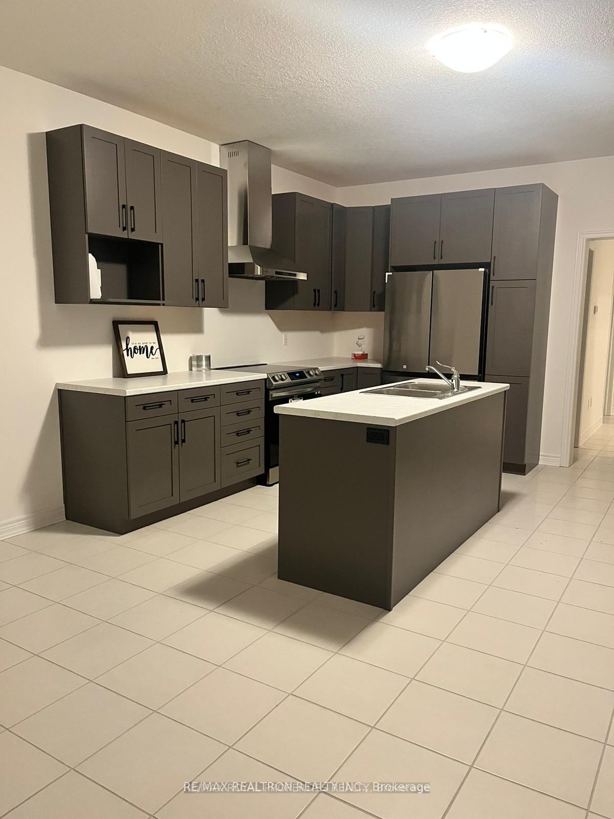 Photo 4 of 115 Plewes Drive, Collingwood — HOMEH