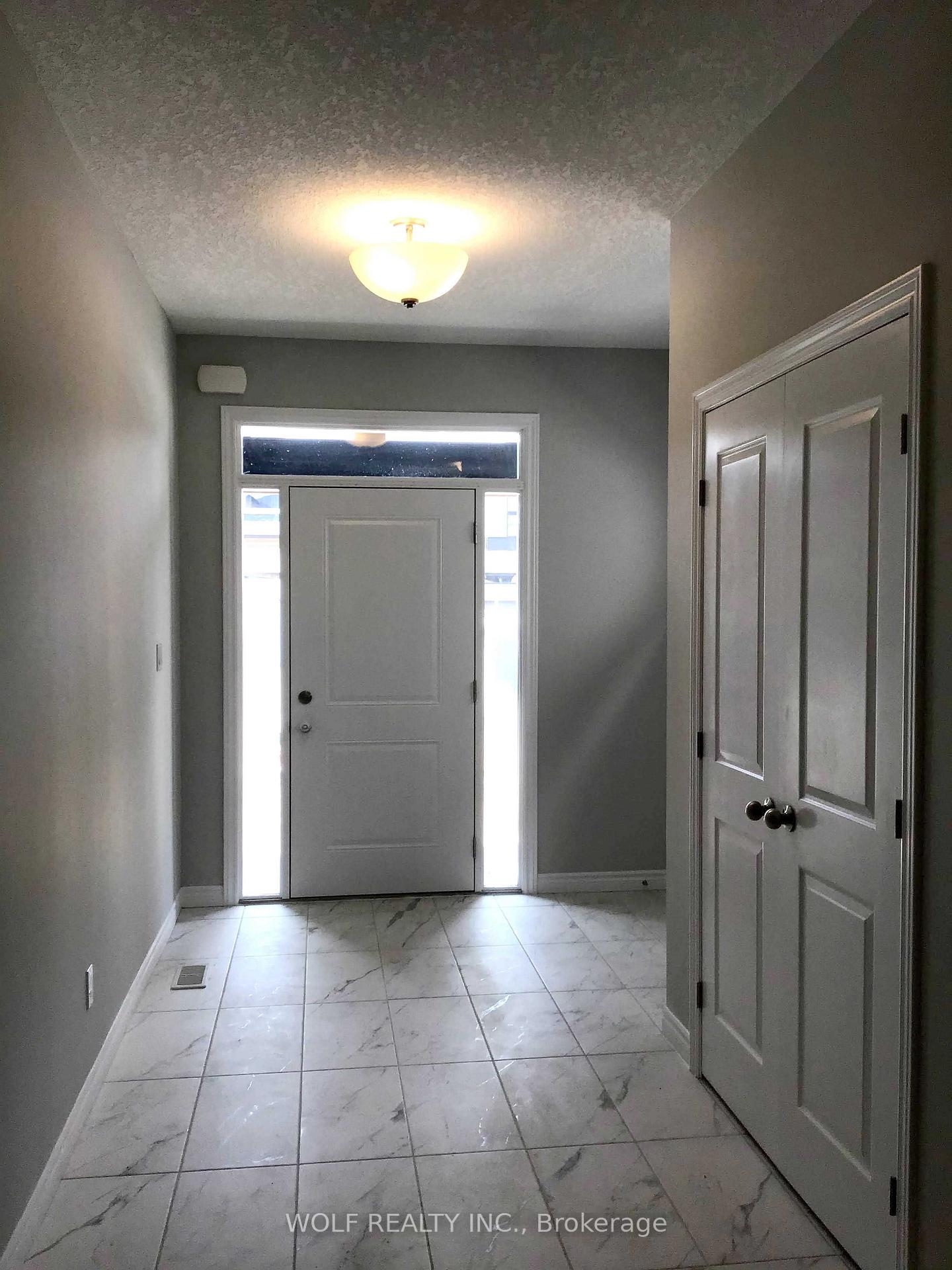 Photo 2 of 521 Doonwoods Crescent, Kitchener, Doon South — HOMEH