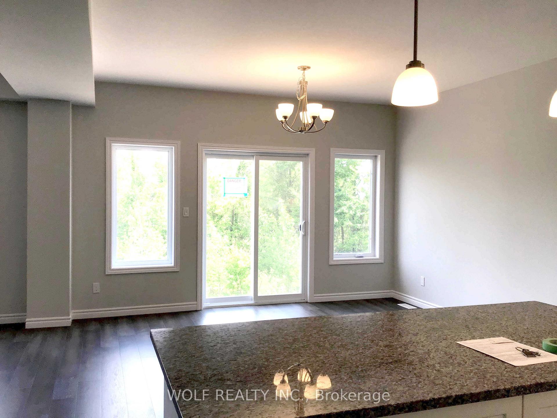 Photo 4 of 521 Doonwoods Crescent, Kitchener, Doon South — HOMEH