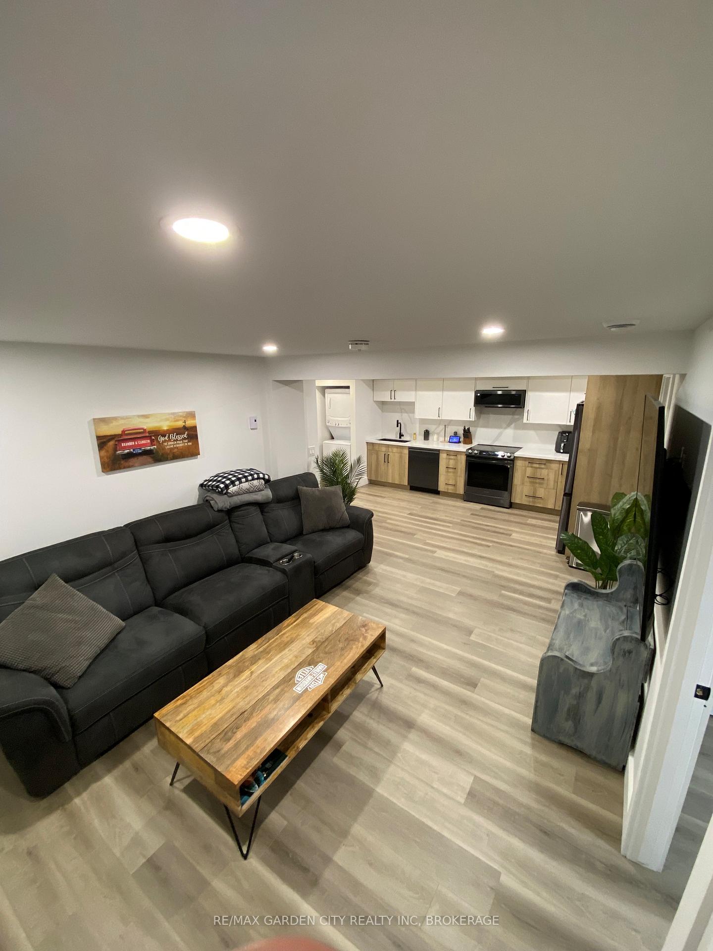 Photo 8 of Unit LOWER, 618 Clare Avenue, Welland, N. Welland — HOMEH