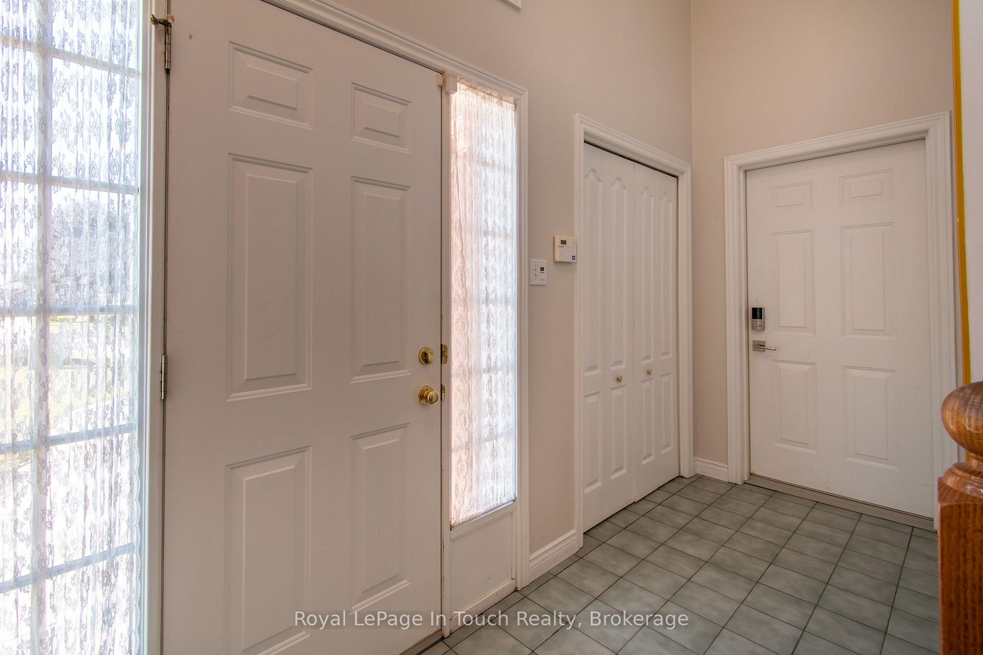 Photo 14 of 30 Charles Street, Penetanguishene — HOMEH