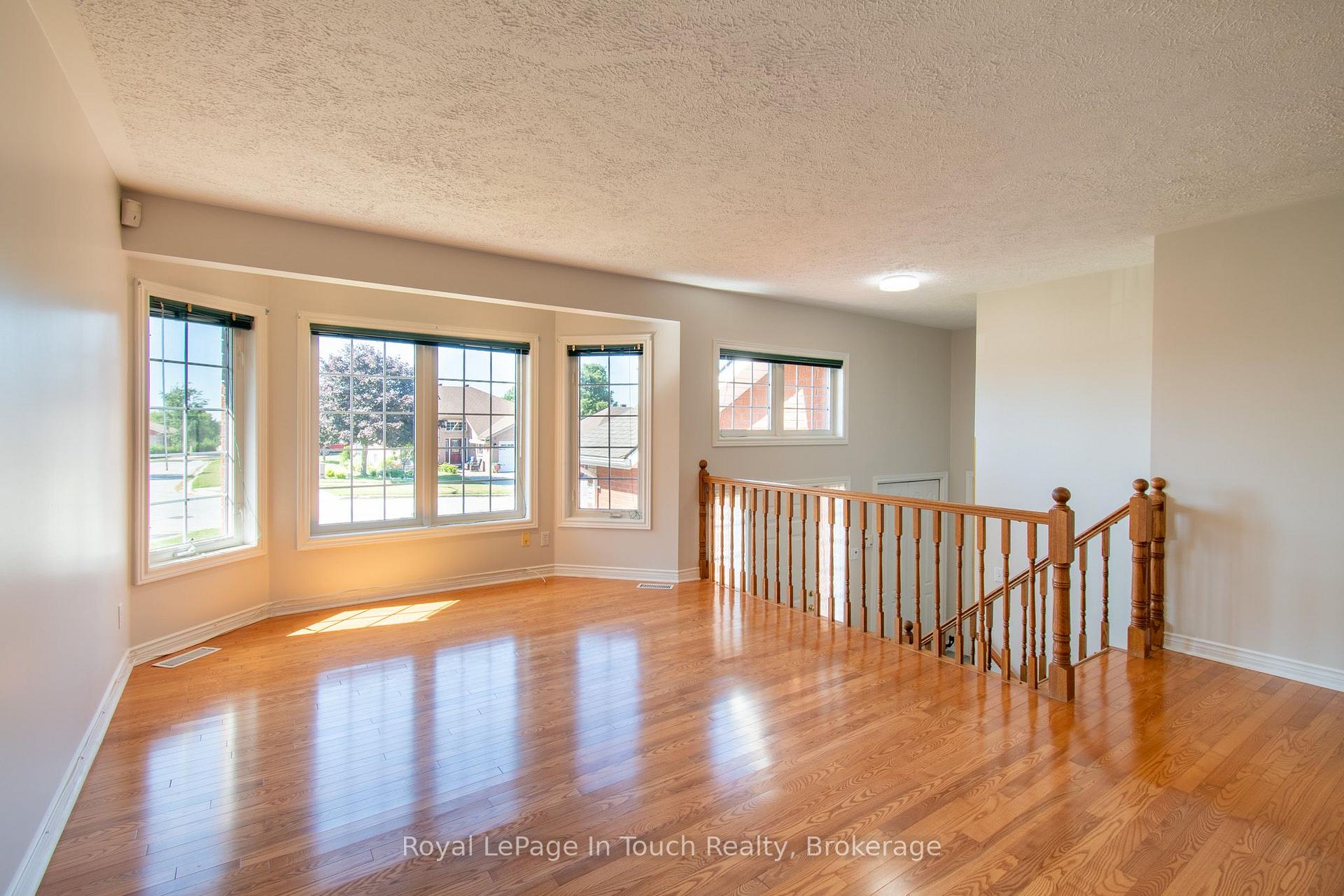 Photo 16 of 30 Charles Street, Penetanguishene — HOMEH