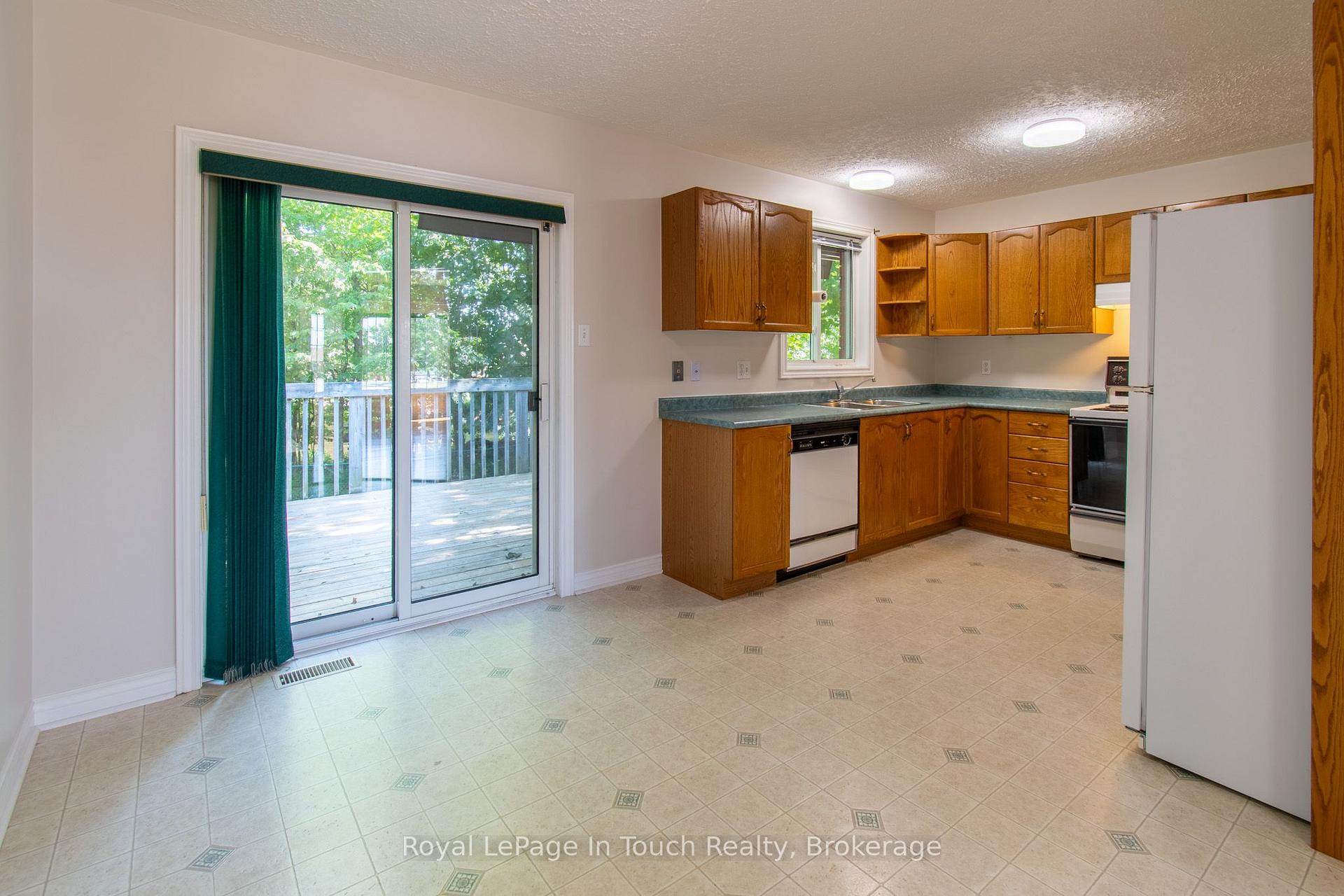 Photo 19 of 30 Charles Street, Penetanguishene — HOMEH