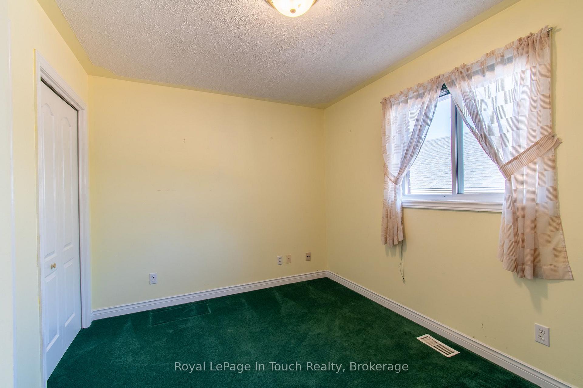 Photo 23 of 30 Charles Street, Penetanguishene — HOMEH
