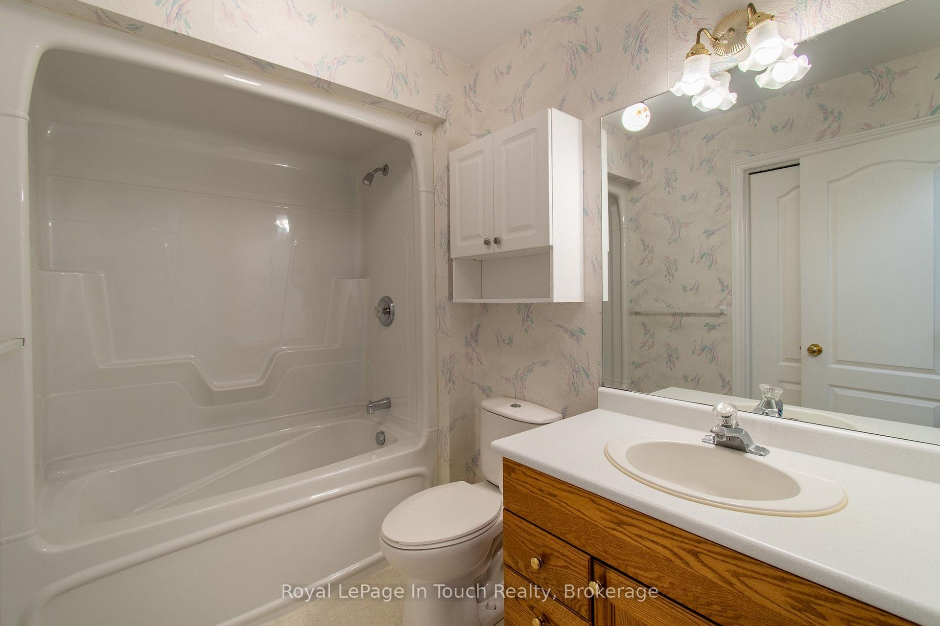 Photo 26 of 30 Charles Street, Penetanguishene — HOMEH