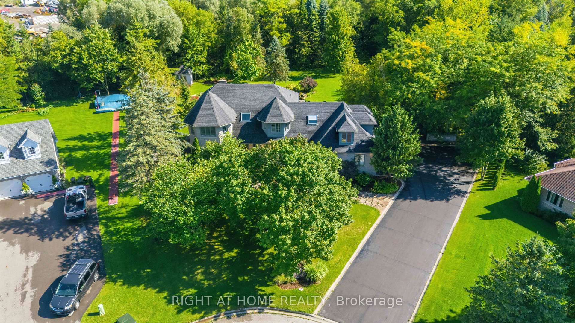 Photo 4 of 80 Edward Pottage Crescent, King, Pottageville — HOMEH
