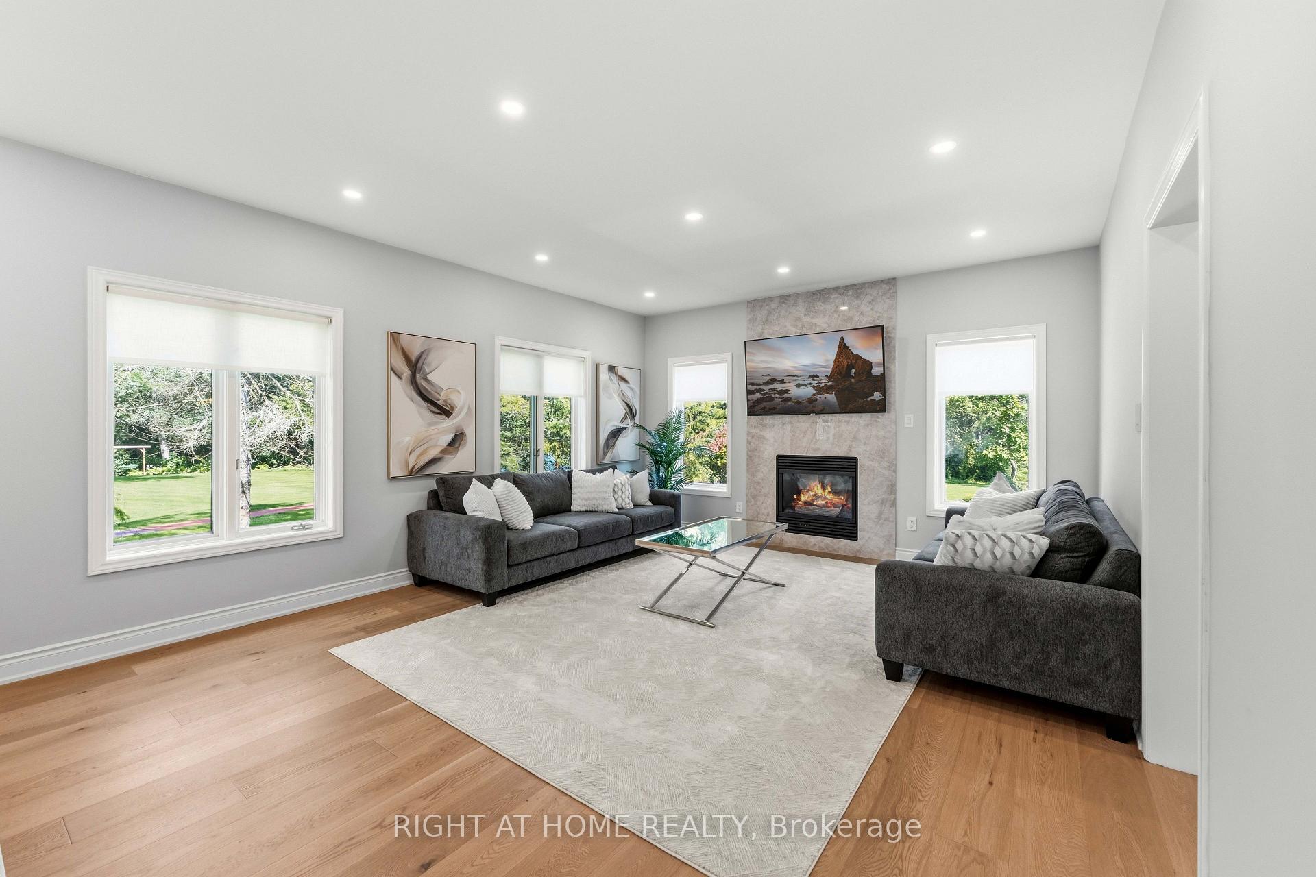 Photo 15 of 80 Edward Pottage Crescent, King, Pottageville — HOMEH