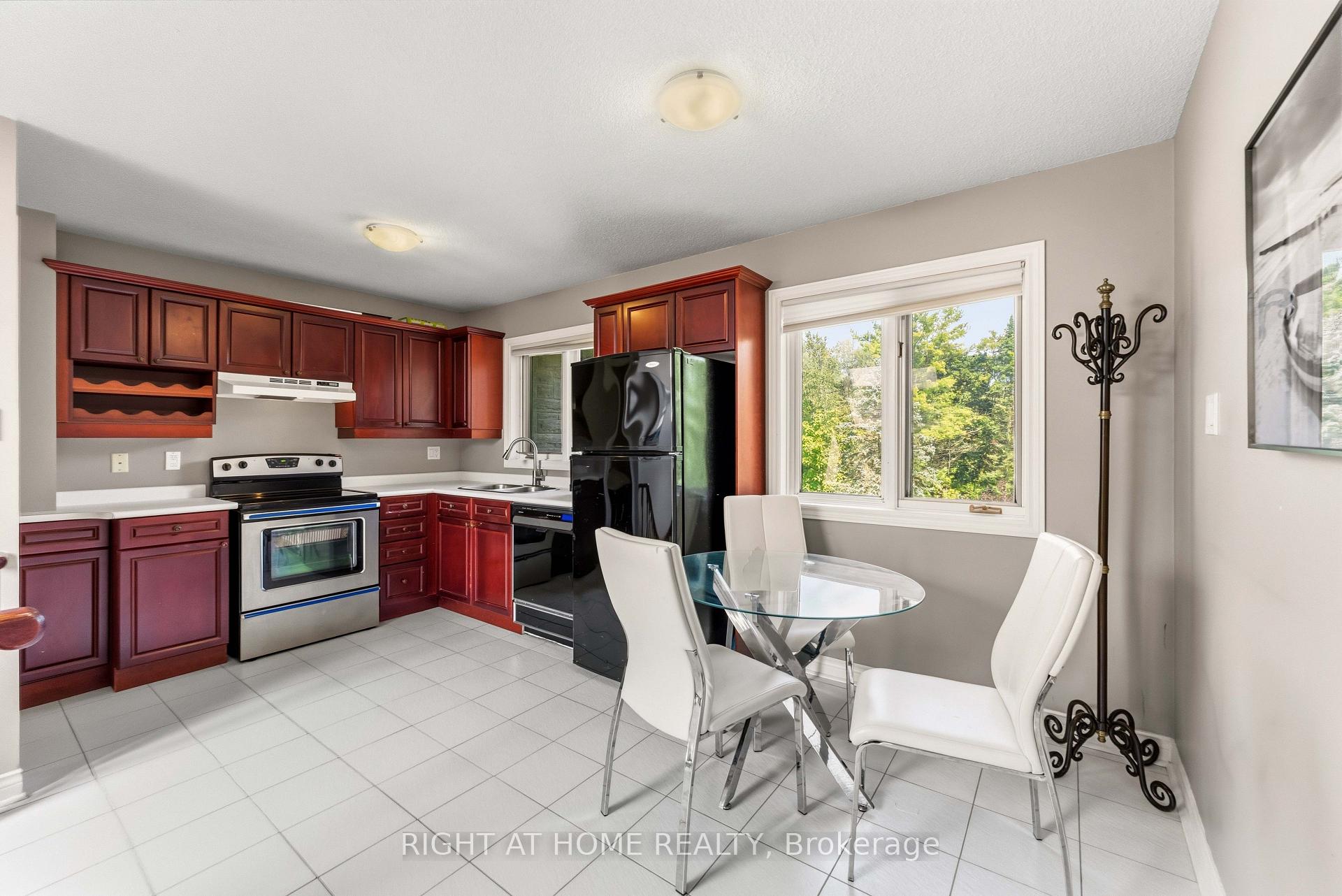 Photo 41 of 80 Edward Pottage Crescent, King, Pottageville — HOMEH