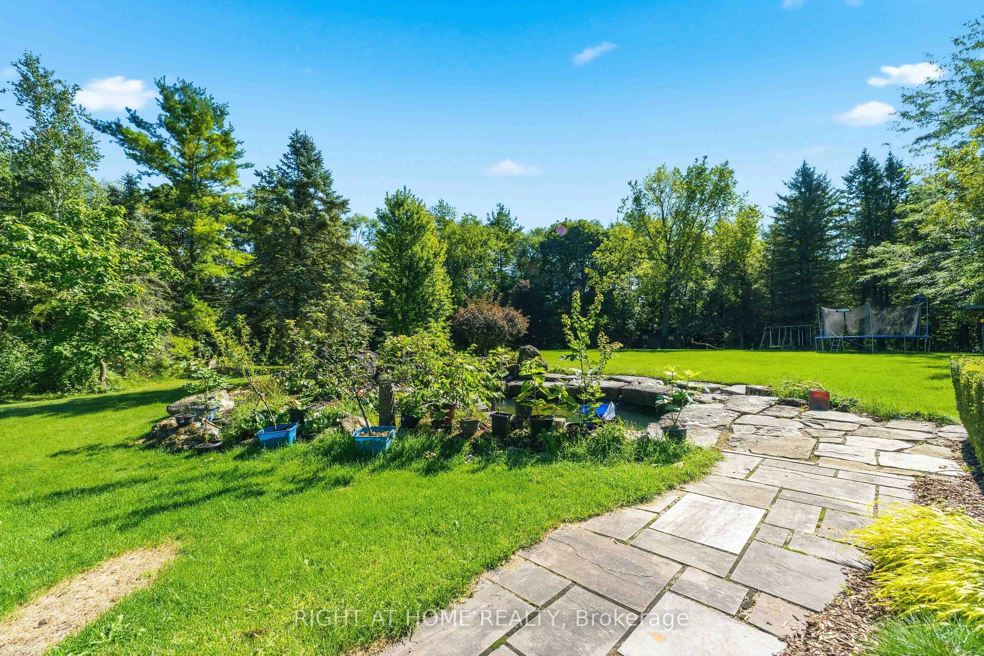 Photo 44 of 80 Edward Pottage Crescent, King, Pottageville — HOMEH