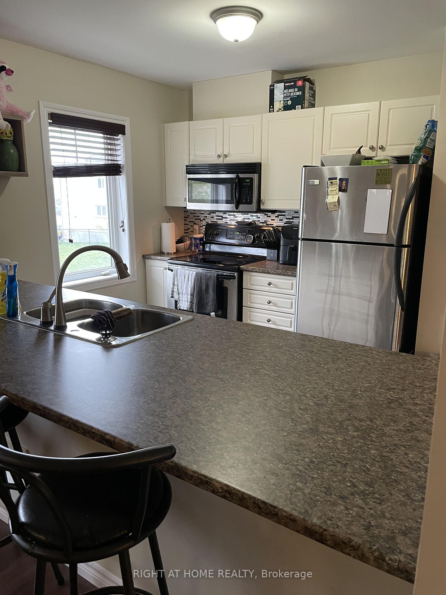 Photo 9 of 1626 Haydon Circle, Ottawa, Barrhaven - Heritage Park — HOMEH