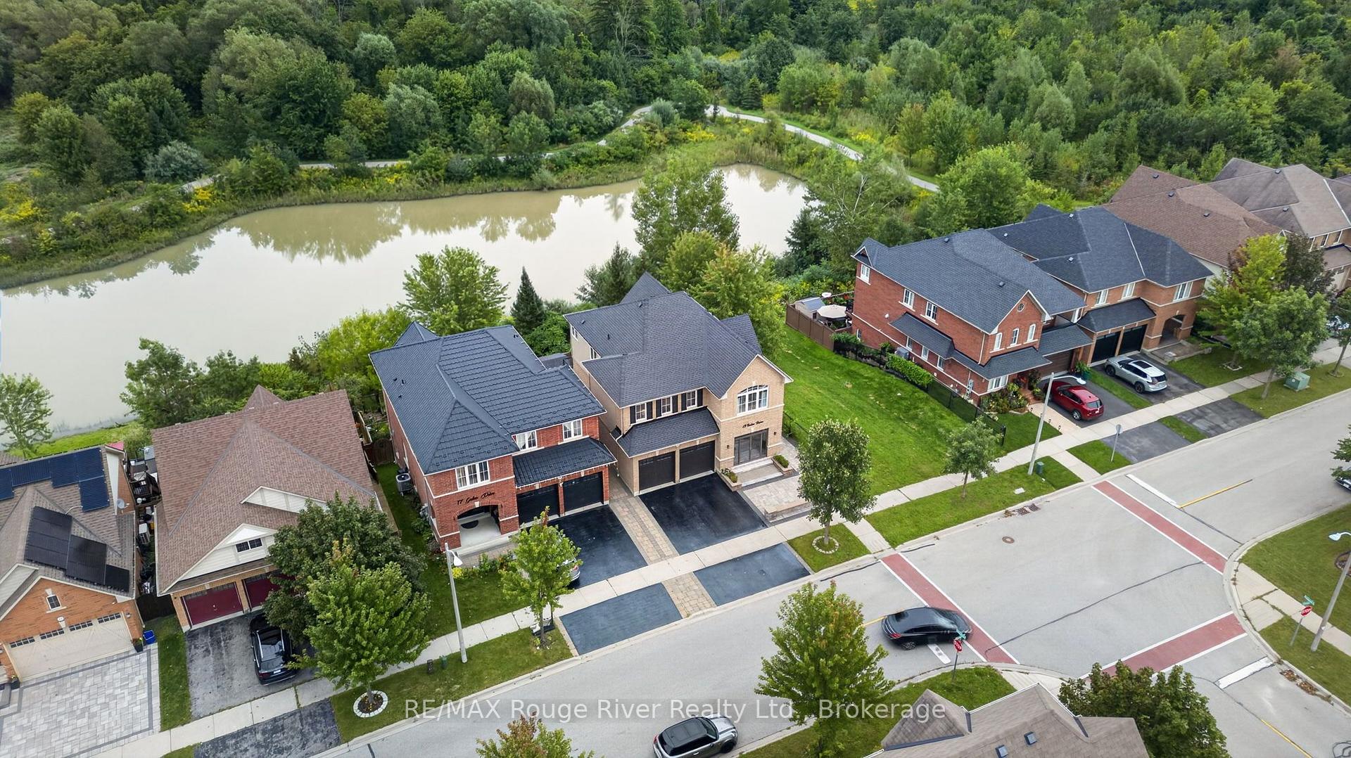 Photo 4 of 19 Galea Drive, Ajax, Central East — HOMEH
