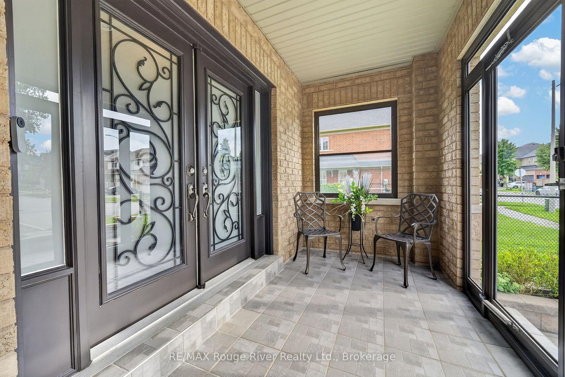 Photo 5 of 19 Galea Drive, Ajax, Central East — HOMEH