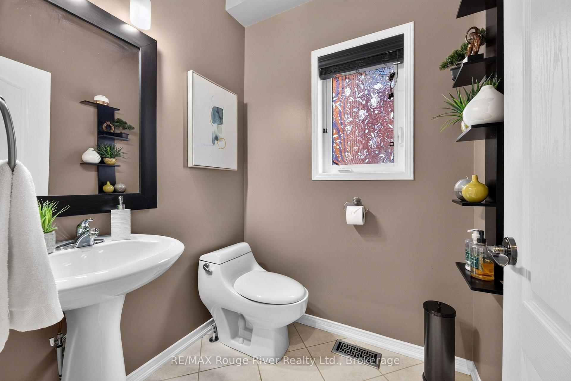 Photo 17 of 19 Galea Drive, Ajax, Central East — HOMEH