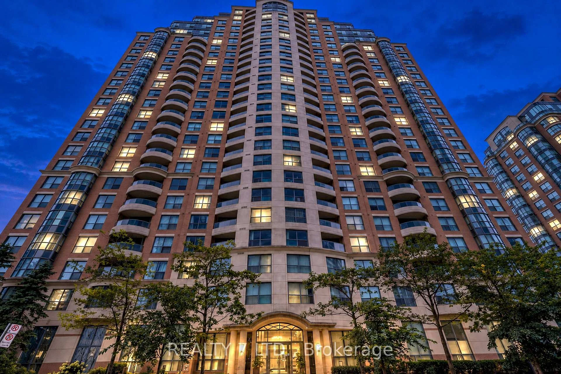 Photo 5 of Unit 1010, 150 Fairview Mall Drive, North York, Don Valley Village — HOMEH