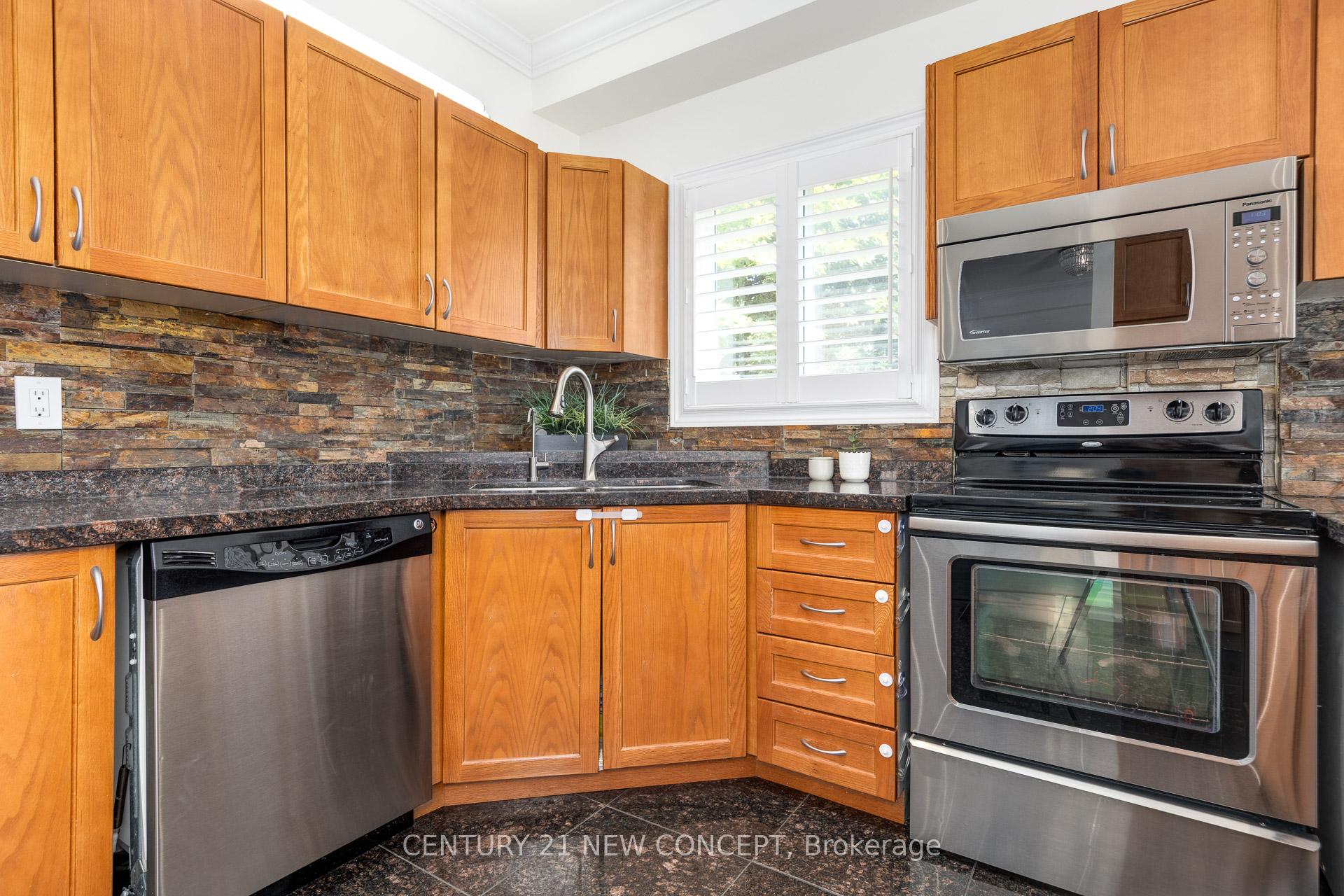 Photo 52 of 2587 Carberry Way, Oakville, Westmount — HOMEH