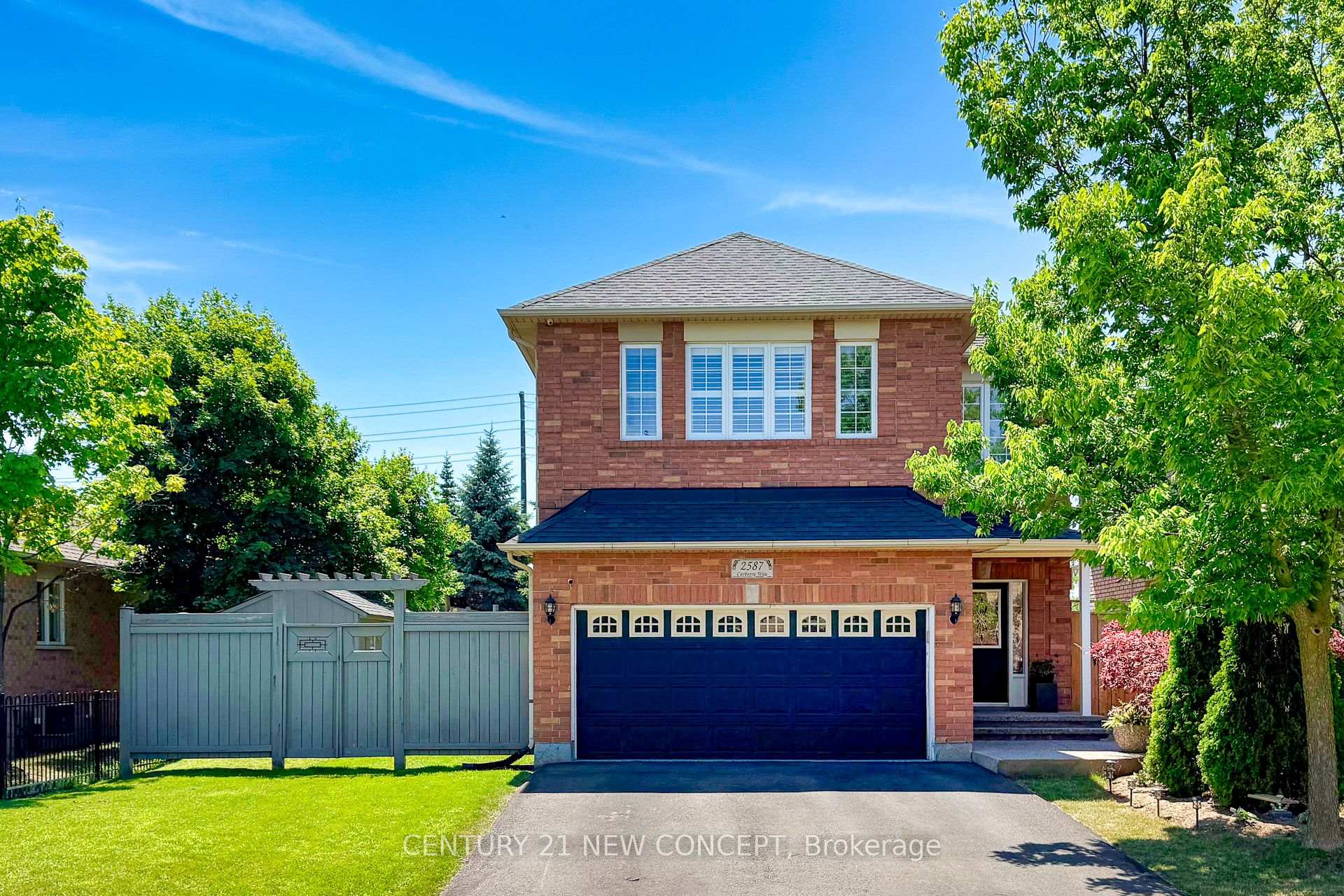 Photo 3 of 2587 Carberry Way, Oakville, Westmount — HOMEH
