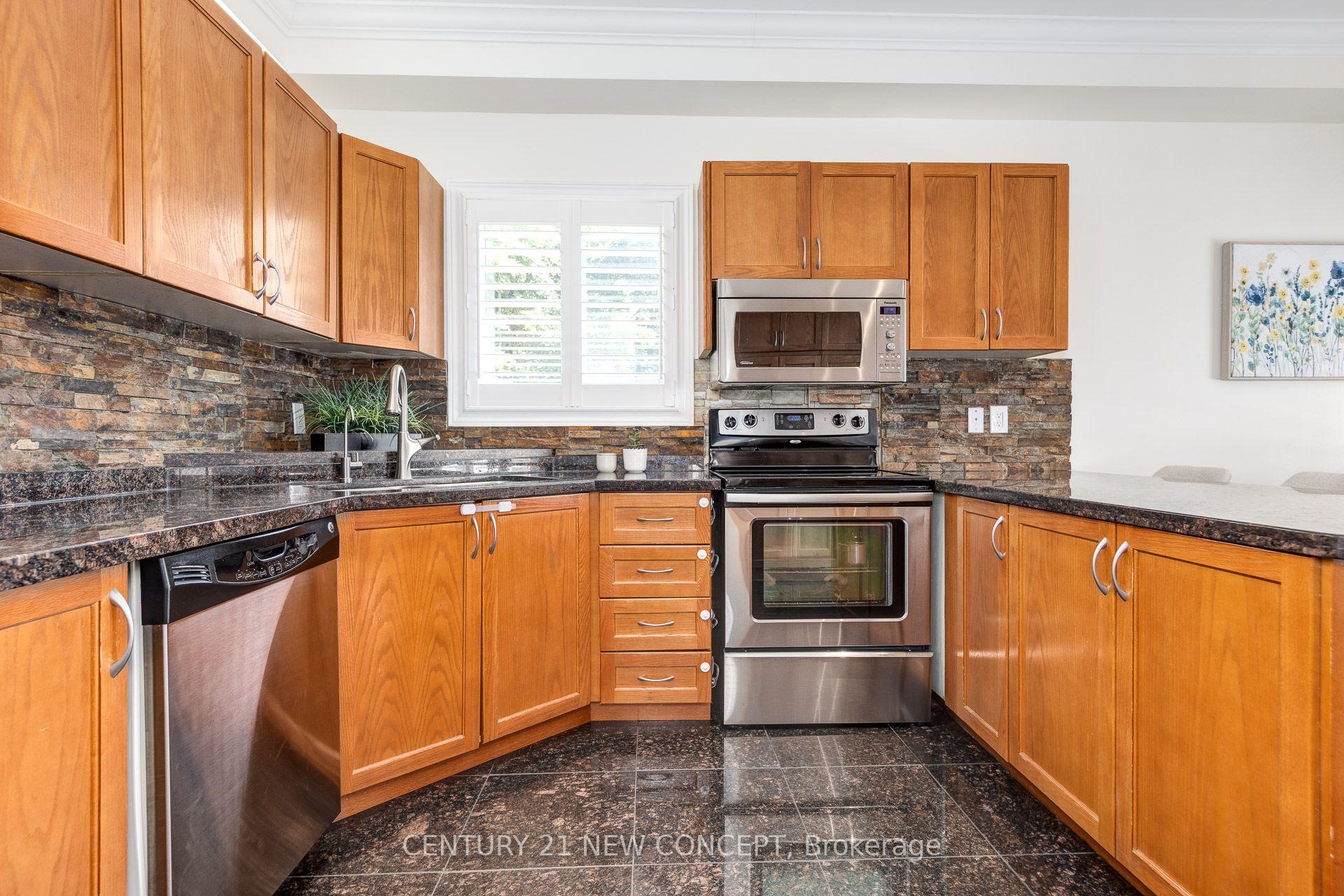Photo 47 of 2587 Carberry Way, Oakville, Westmount — HOMEH