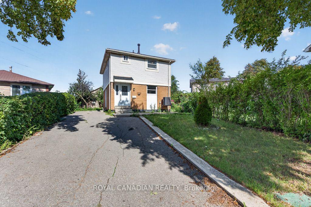 Photo 4 of 6 Damascus Drive, Etobicoke, West Humber-Clairville — HOMEH
