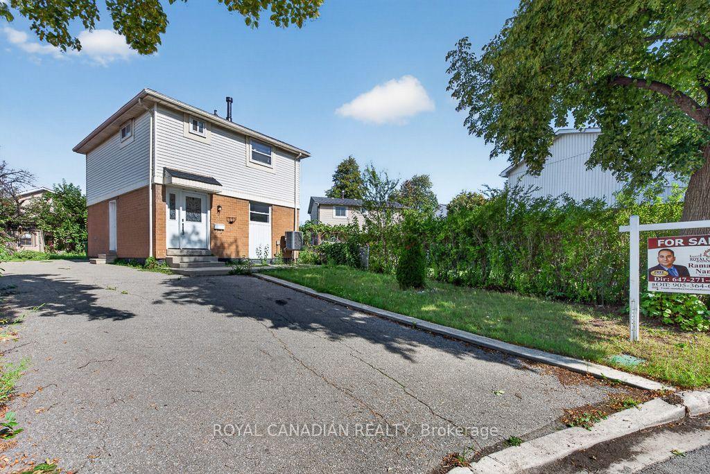 Photo 6 of 6 Damascus Drive, Etobicoke, West Humber-Clairville — HOMEH