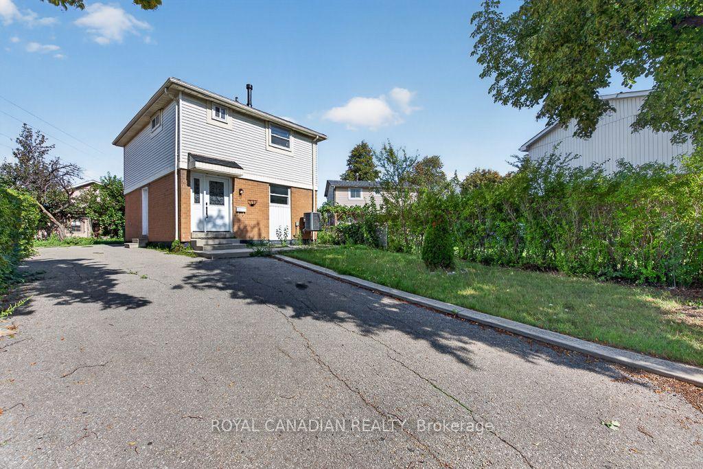 Photo 7 of 6 Damascus Drive, Etobicoke, West Humber-Clairville — HOMEH