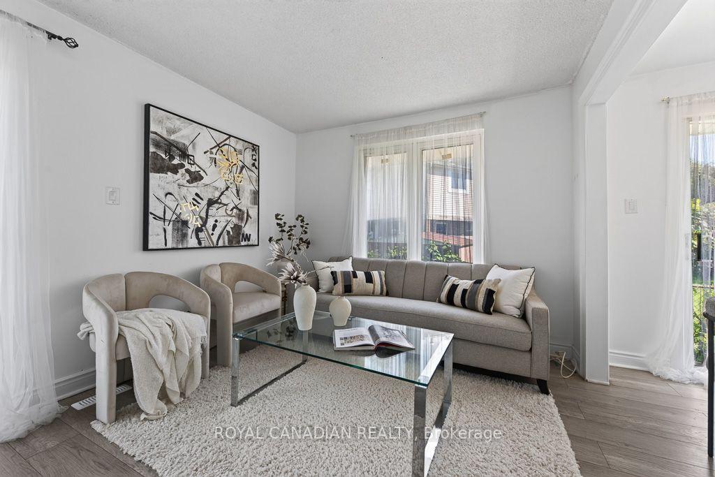 Photo 12 of 6 Damascus Drive, Etobicoke, West Humber-Clairville — HOMEH
