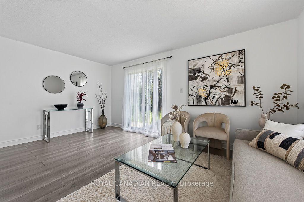 Photo 13 of 6 Damascus Drive, Etobicoke, West Humber-Clairville — HOMEH