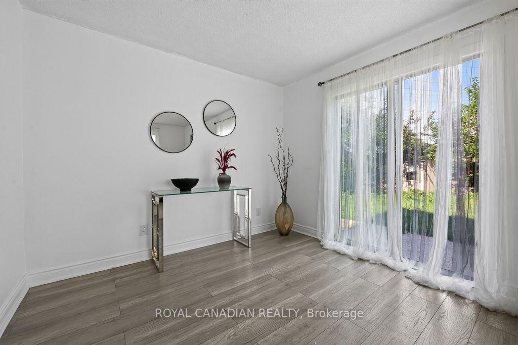 Photo 15 of 6 Damascus Drive, Etobicoke, West Humber-Clairville — HOMEH