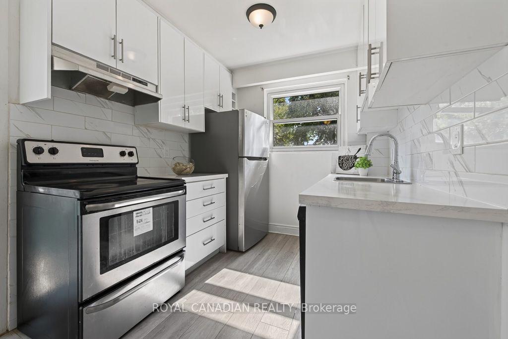 Photo 23 of 6 Damascus Drive, Etobicoke, West Humber-Clairville — HOMEH
