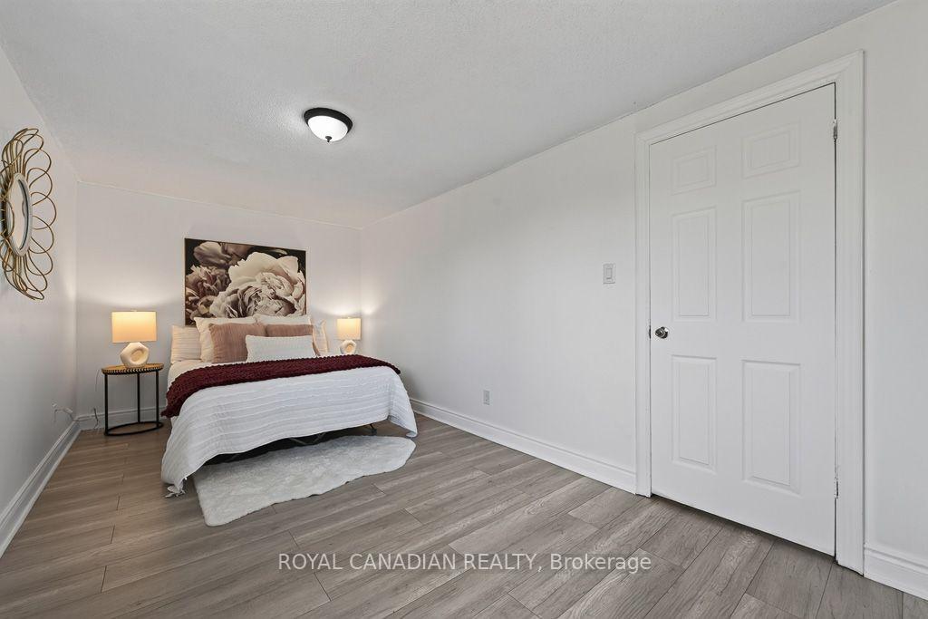 Photo 33 of 6 Damascus Drive, Etobicoke, West Humber-Clairville — HOMEH