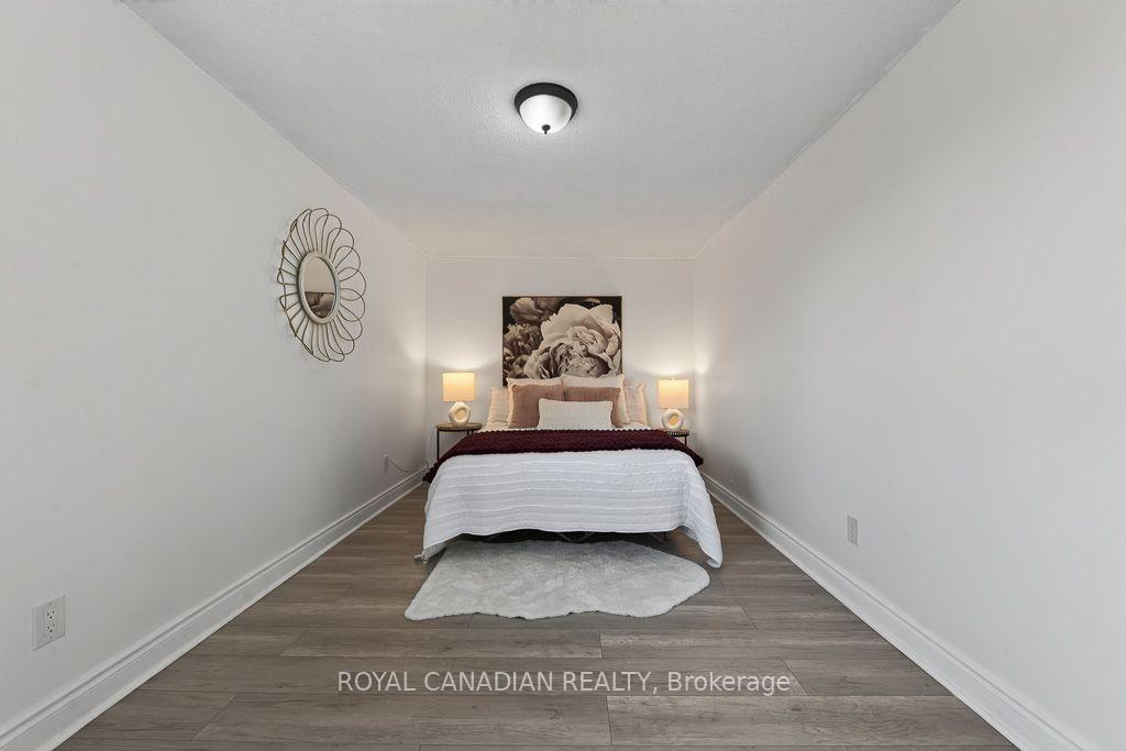 Photo 34 of 6 Damascus Drive, Etobicoke, West Humber-Clairville — HOMEH