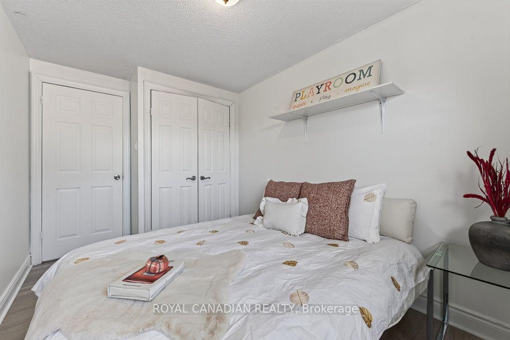 Photo 35 of 6 Damascus Drive, Etobicoke, West Humber-Clairville — HOMEH