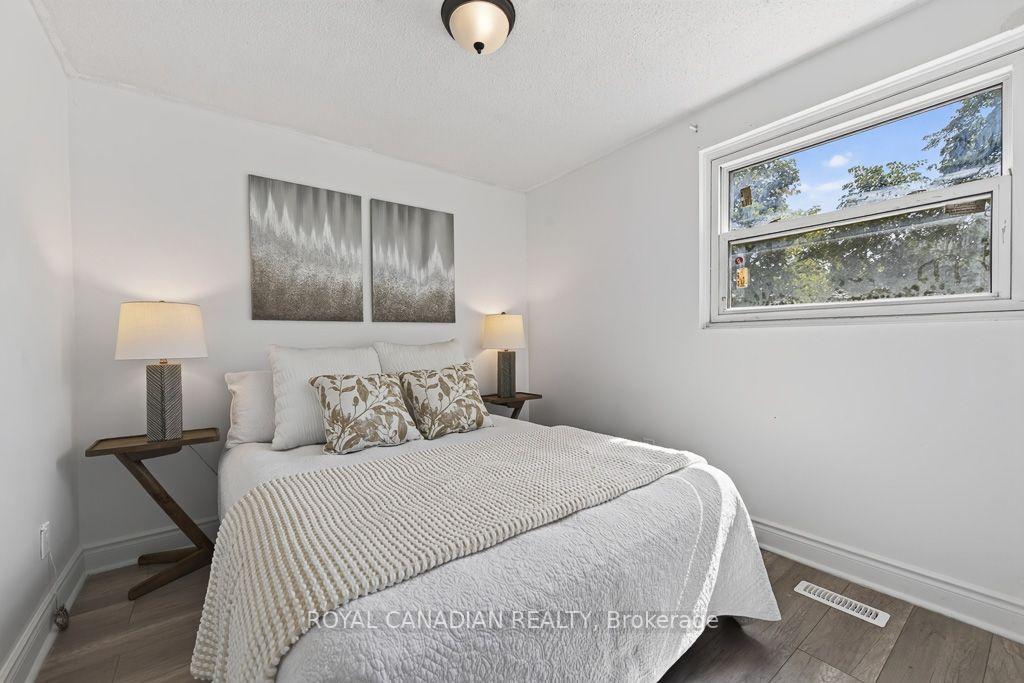 Photo 37 of 6 Damascus Drive, Etobicoke, West Humber-Clairville — HOMEH