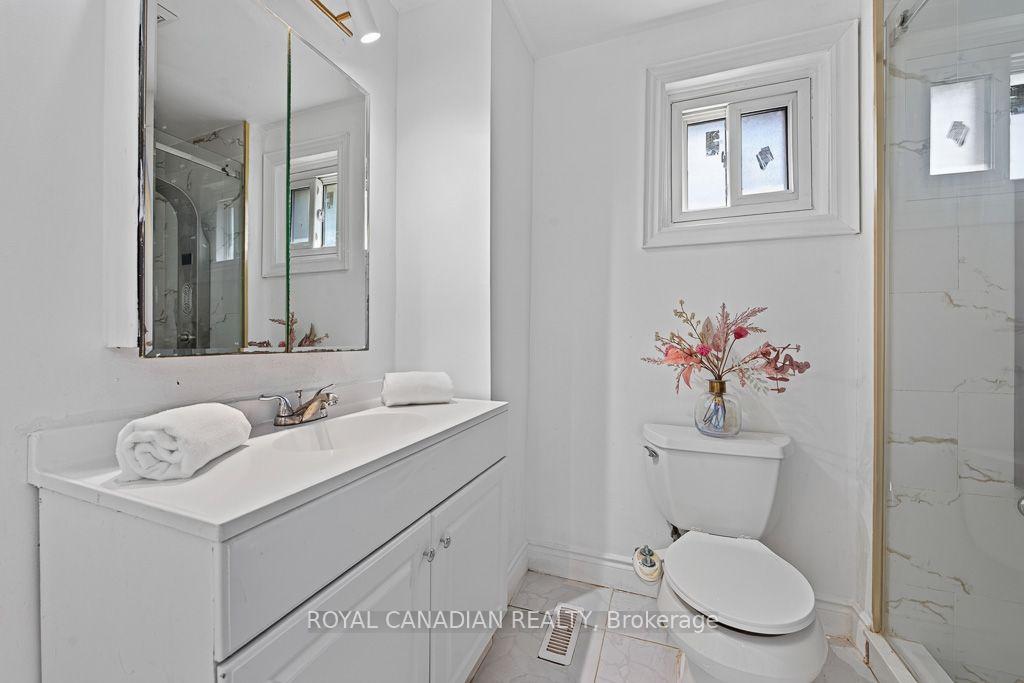 Photo 39 of 6 Damascus Drive, Etobicoke, West Humber-Clairville — HOMEH