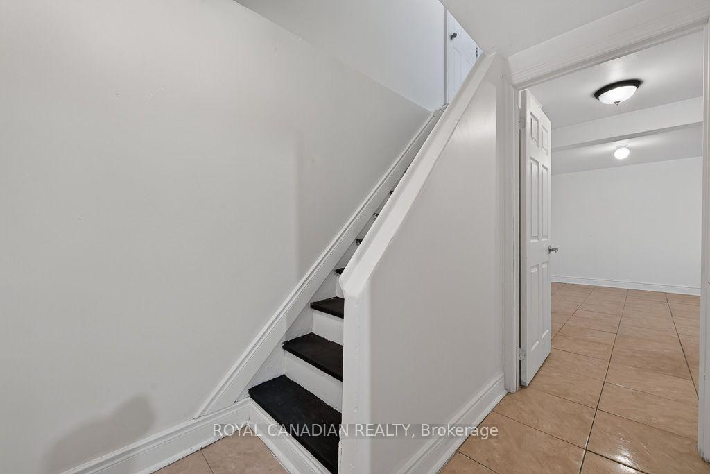 Photo 41 of 6 Damascus Drive, Etobicoke, West Humber-Clairville — HOMEH