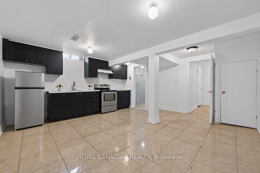 Photo 42 of 6 Damascus Drive, Etobicoke, West Humber-Clairville — HOMEH