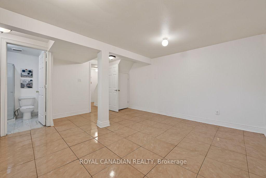 Photo 43 of 6 Damascus Drive, Etobicoke, West Humber-Clairville — HOMEH