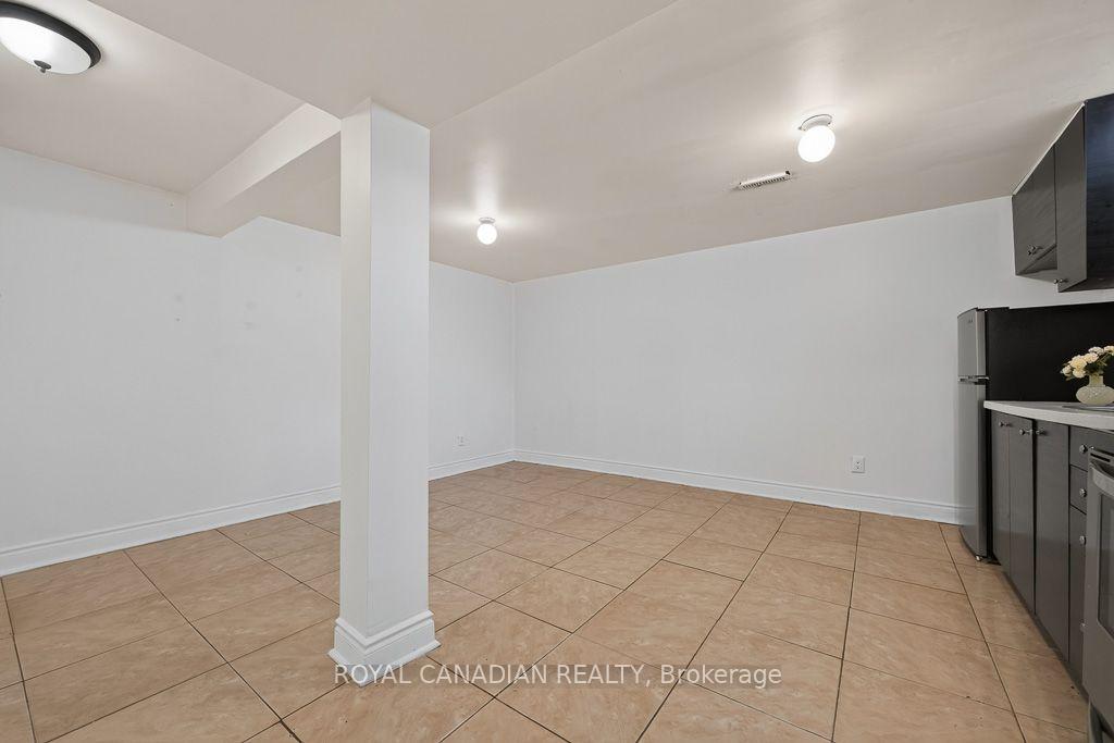 Photo 45 of 6 Damascus Drive, Etobicoke, West Humber-Clairville — HOMEH