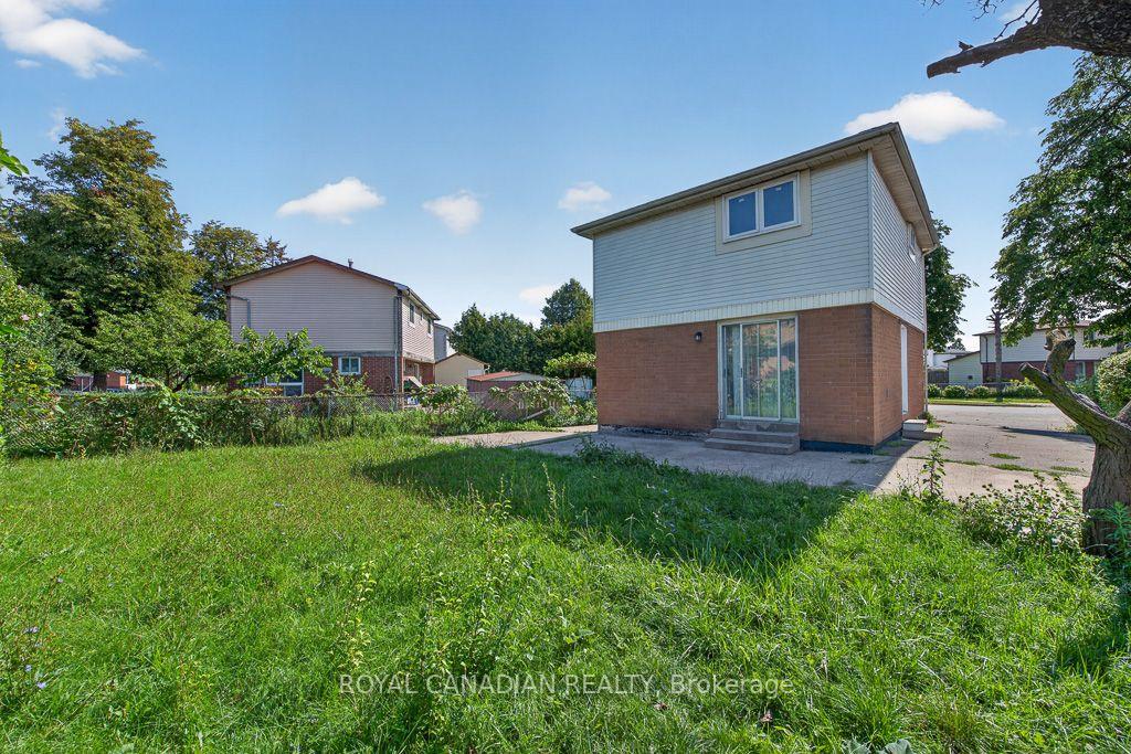 Photo 51 of 6 Damascus Drive, Etobicoke, West Humber-Clairville — HOMEH