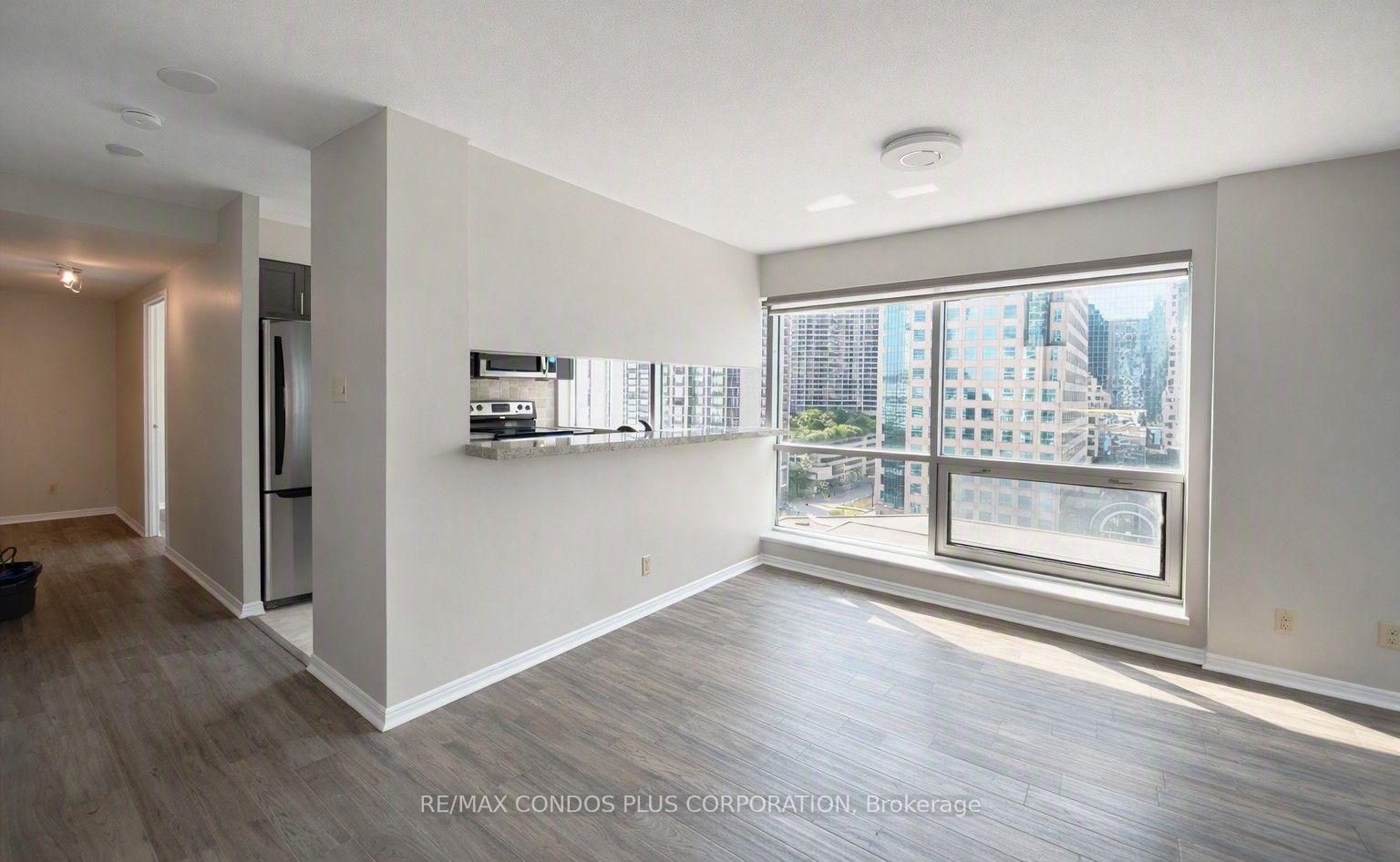 Photo 4 of Unit 1211, 10 Queens Quay W, Toronto, Waterfront Communities — HOMEH