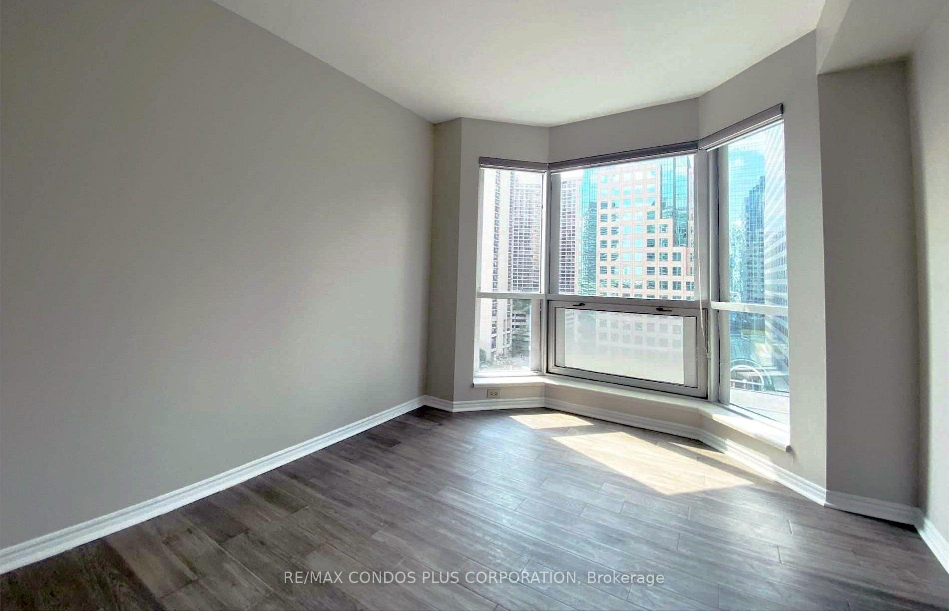 Photo 10 of Unit 1211, 10 Queens Quay W, Toronto, Waterfront Communities — HOMEH