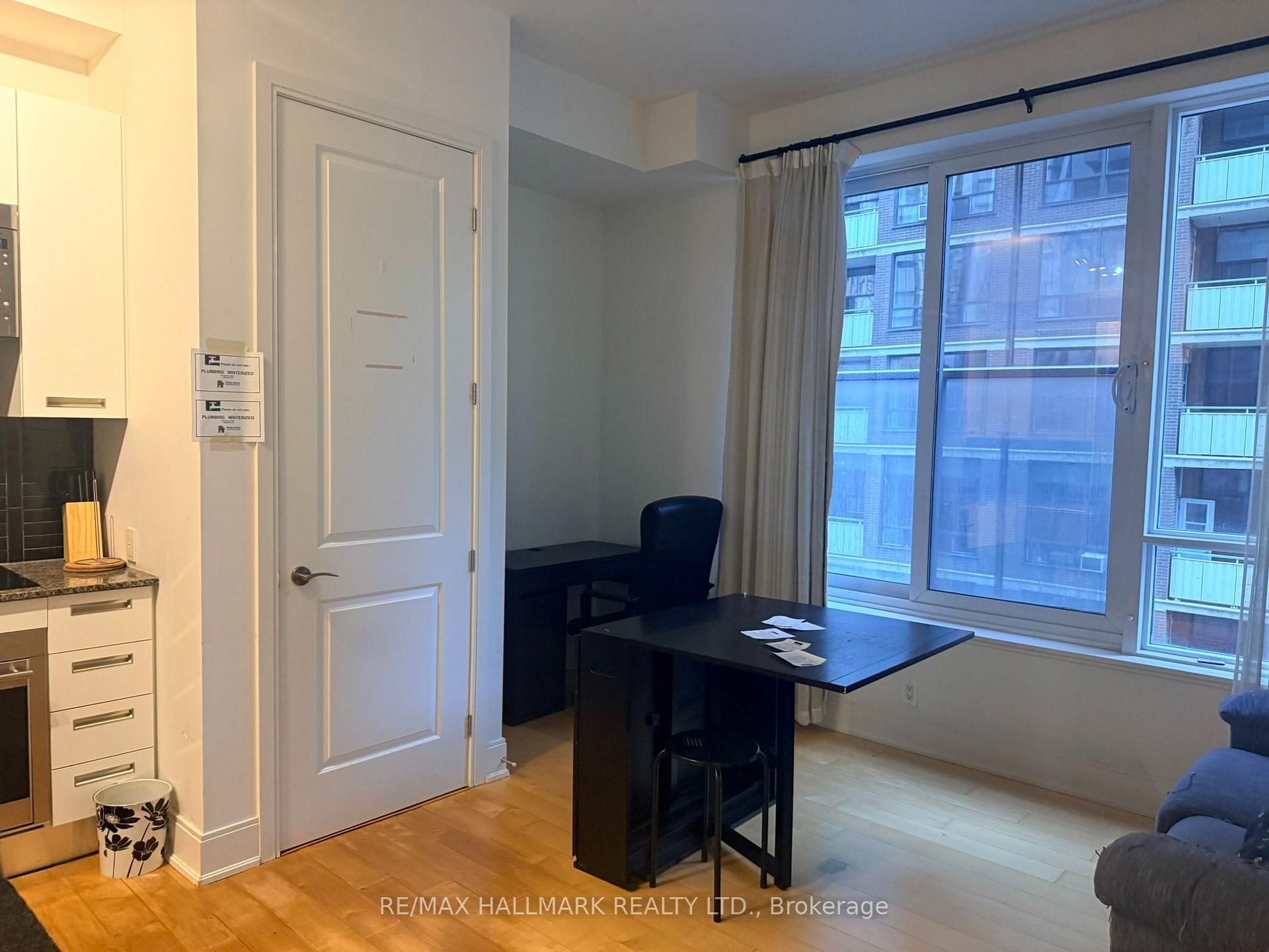 Photo 3 of Unit 803, 21 Balmuto Street, Toronto, Bay Street Corridor — HOMEH
