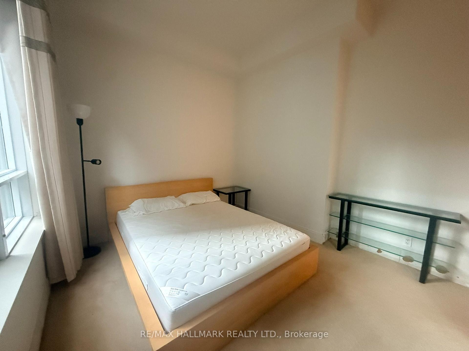 Photo 10 of Unit 803, 21 Balmuto Street, Toronto, Bay Street Corridor — HOMEH