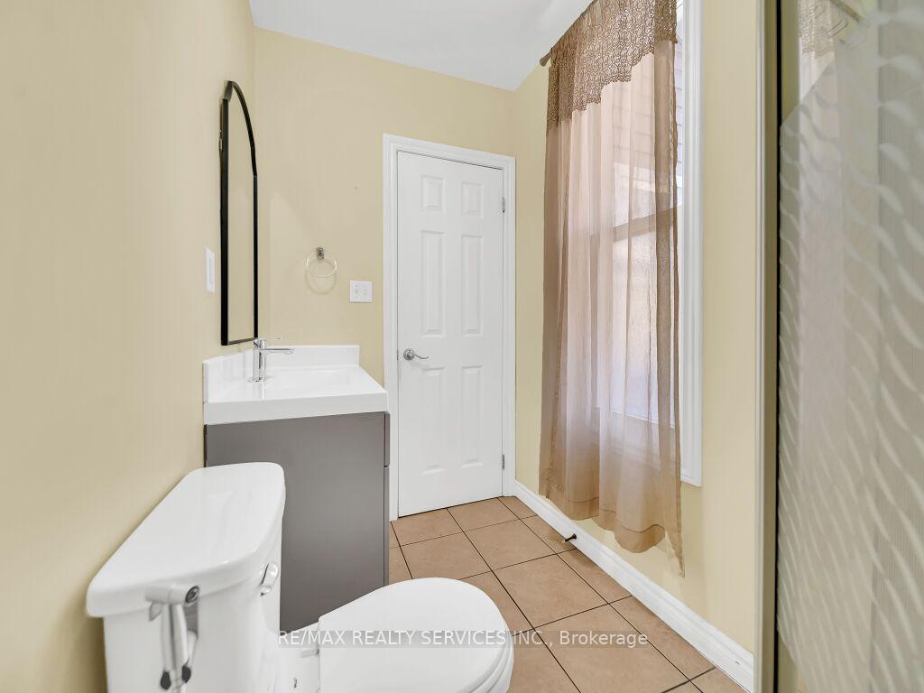 Photo 33 of 65 Moore Street, St. Thomas — HOMEH