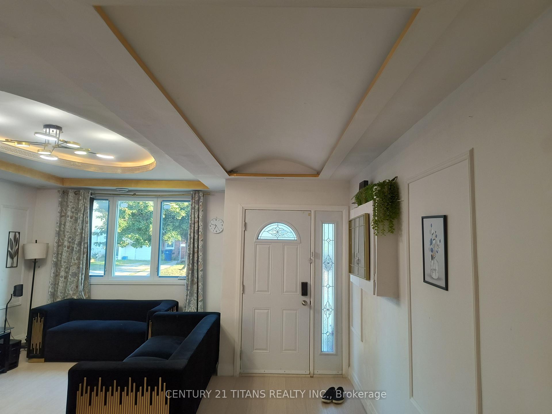 Photo of 127 Wellington Street E