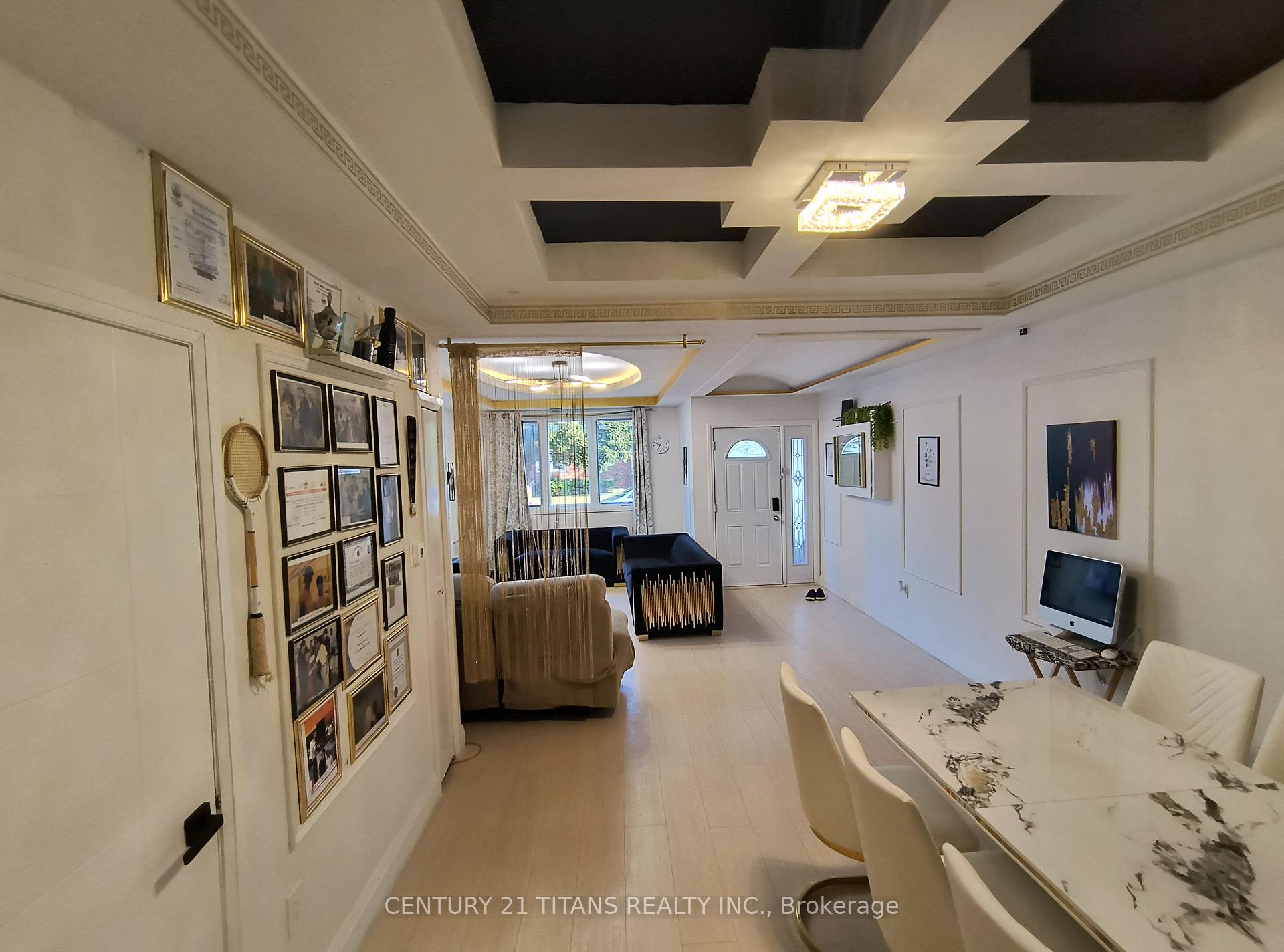 Photo 5 of 127 Wellington Street E, Chatham-Kent, Chatham — HOMEH
