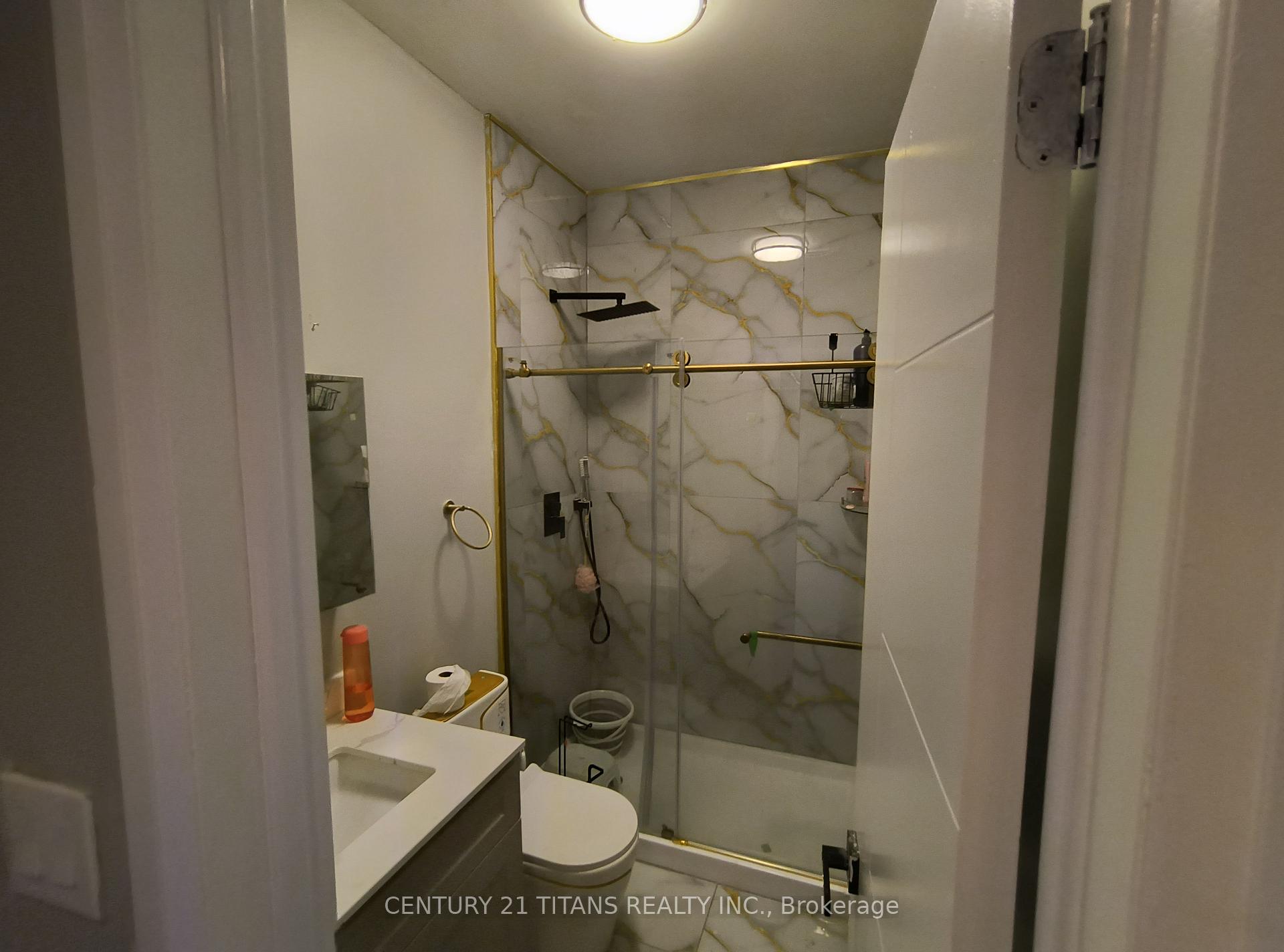 Photo 8 of 127 Wellington Street E, Chatham-Kent, Chatham — HOMEH