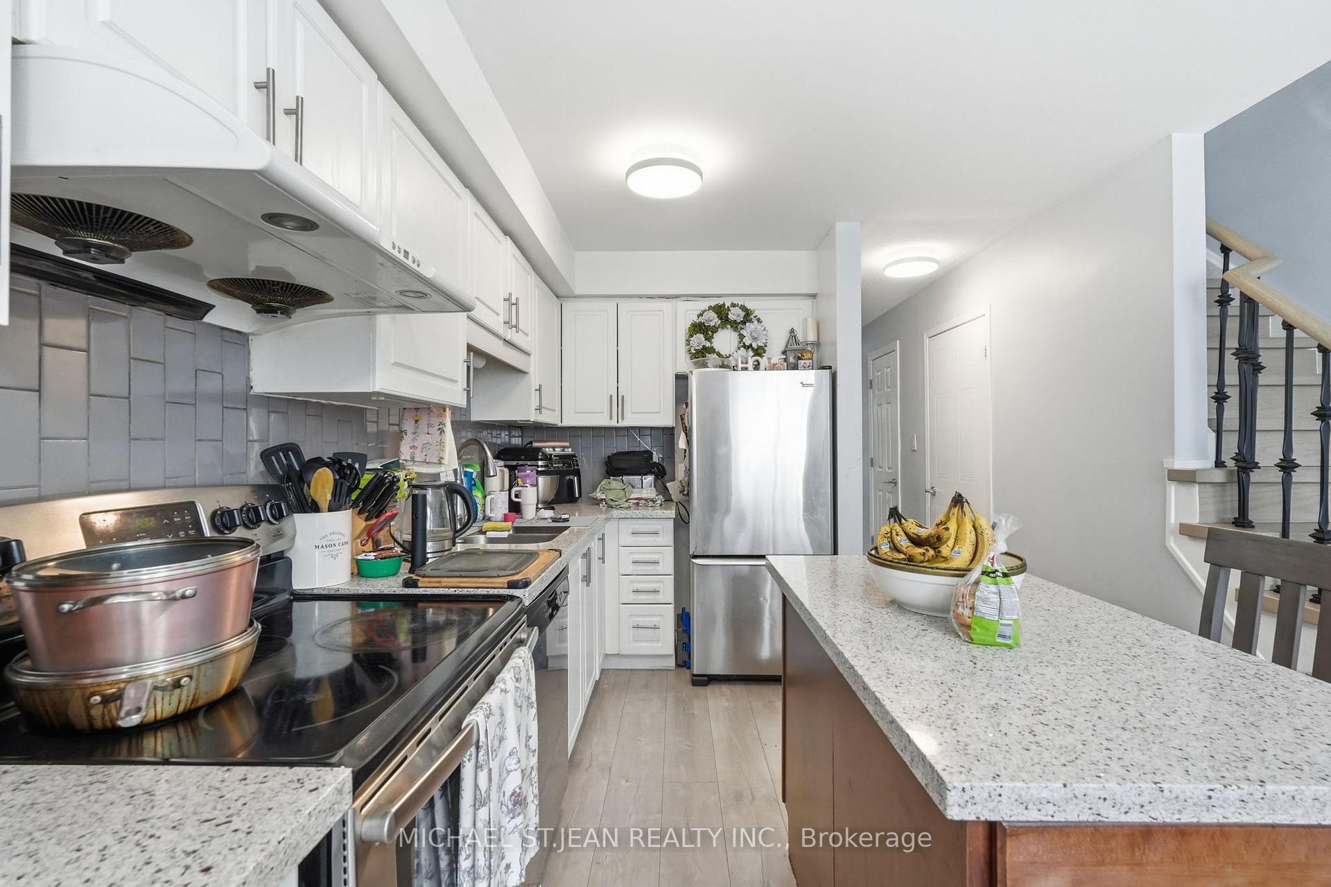 Photo 16 of 51 Mount Dennis Drive, North York, Mount Dennis — HOMEH