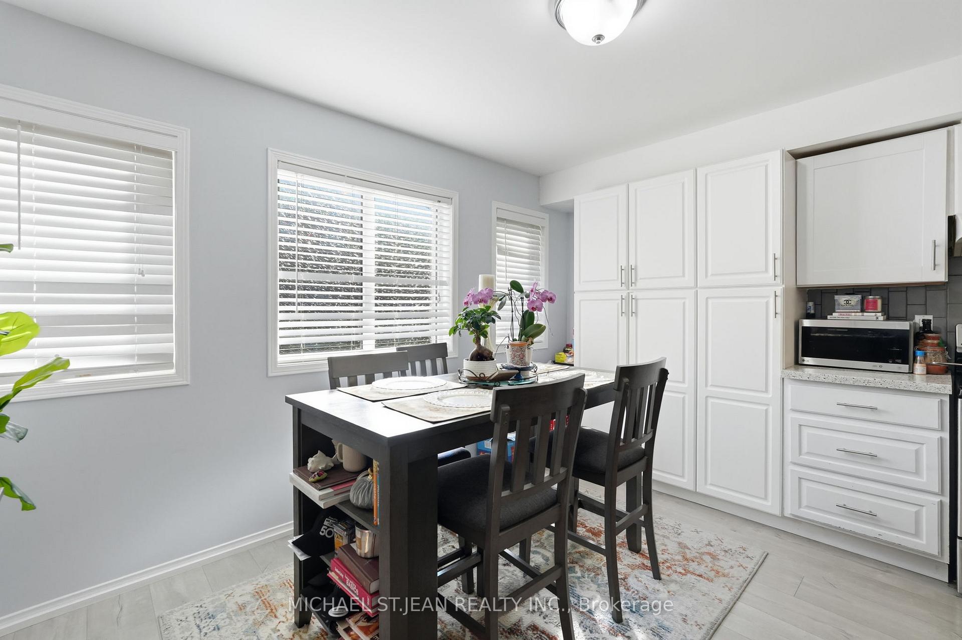 Photo 17 of 51 Mount Dennis Drive, North York, Mount Dennis — HOMEH
