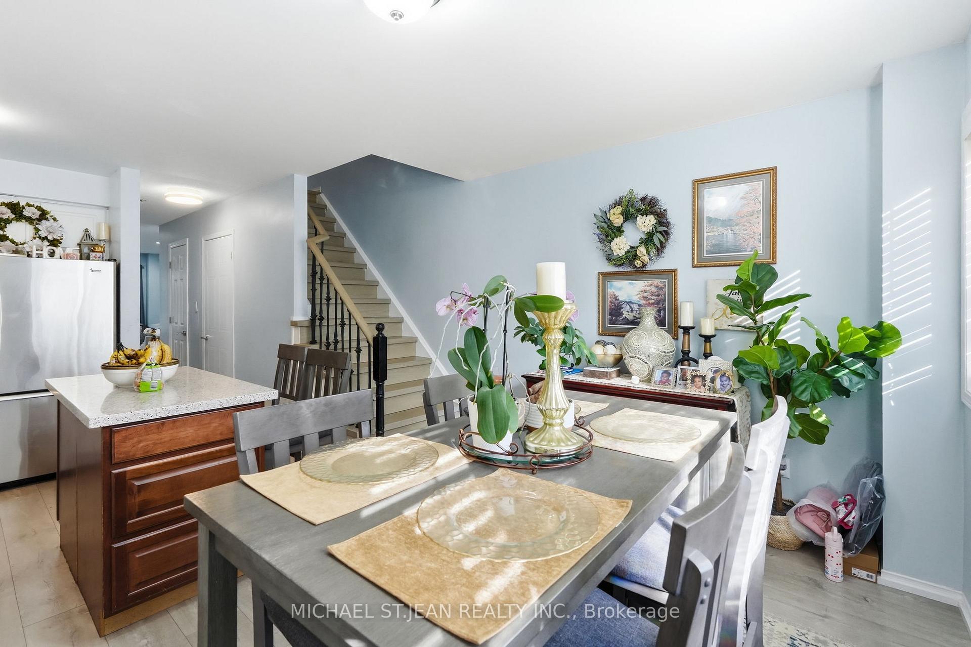 Photo 19 of 51 Mount Dennis Drive, North York, Mount Dennis — HOMEH